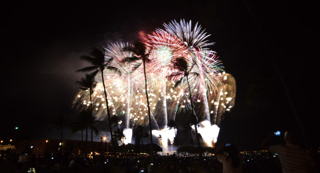 パールハーバーでの長岡花火打ち上げプロジェクト